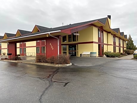 Red Lion Inn & Suites Post Falls