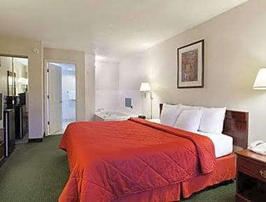 Days Inn & Suites by Wyndham Columbia Airport