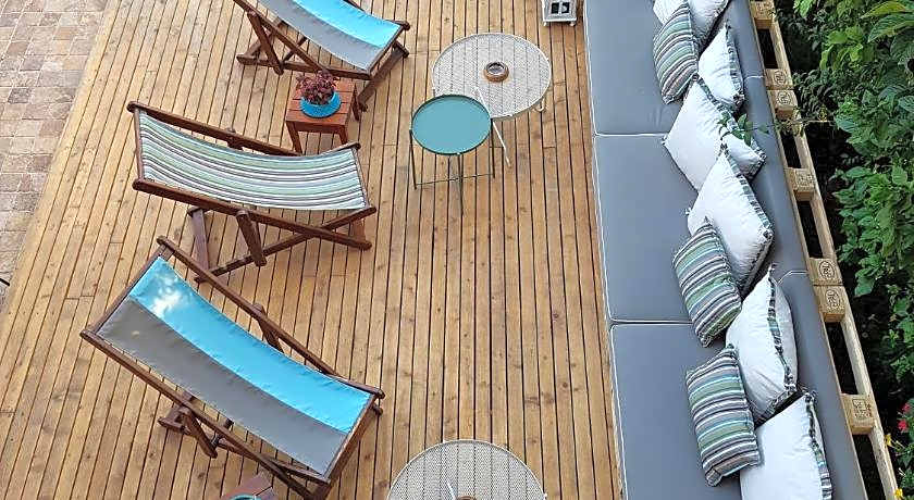 A&B Home Hotel