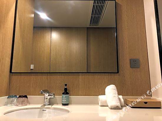 Radisson Blu Hotel (Beilun Huashan Road)