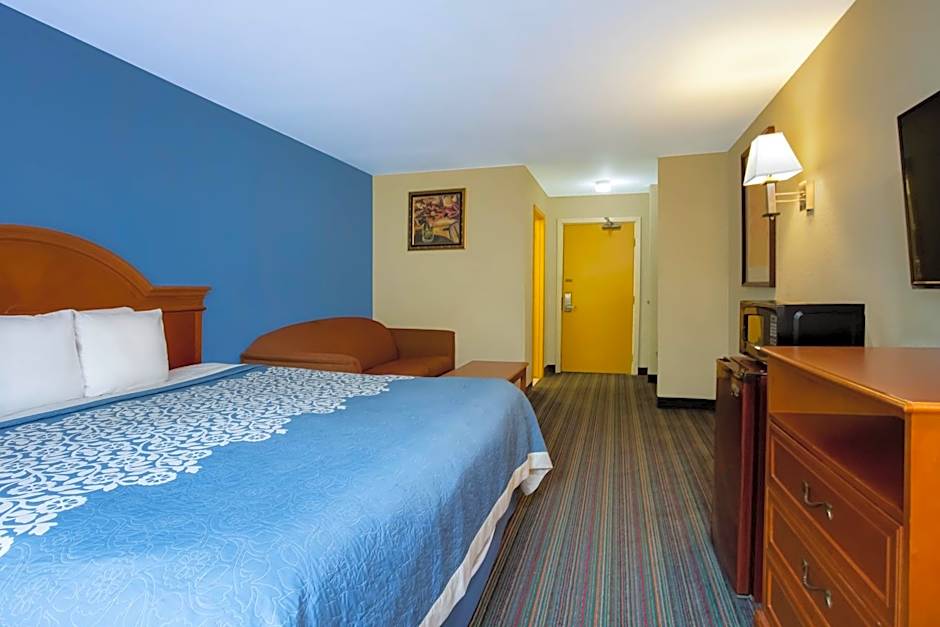 Days Inn by Wyndham Runnemede Philadelphia Area