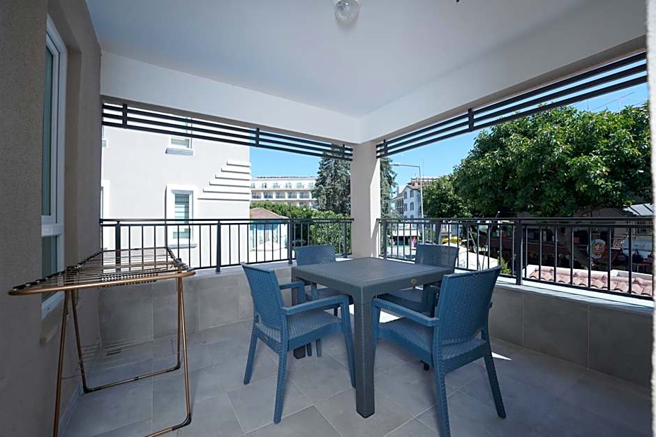 Han Apart Hotel Side