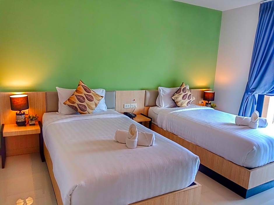 Louis' Runway View Hotel