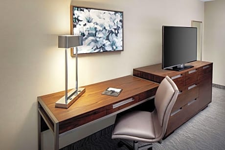 Queen Room with Two Queen Beds - Hearing Access