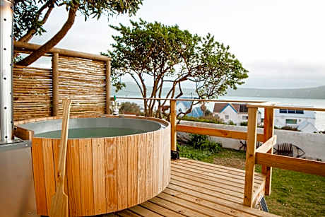 Panoramic Lagoon View with Wood Fired Hot Tub