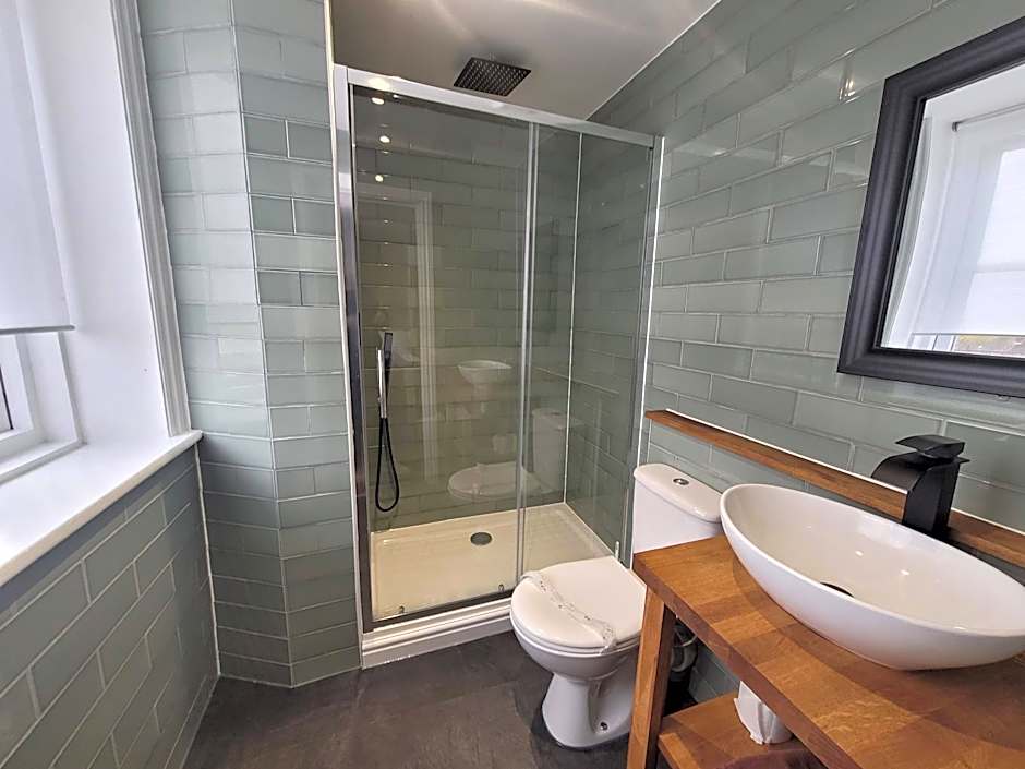 New County Hotel by RoomsBooked