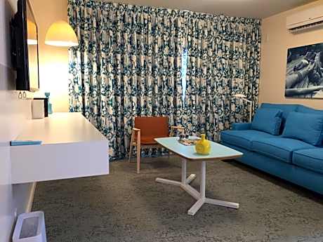 Corner Suite