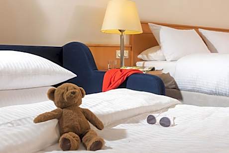 Superior Skyline Family Room