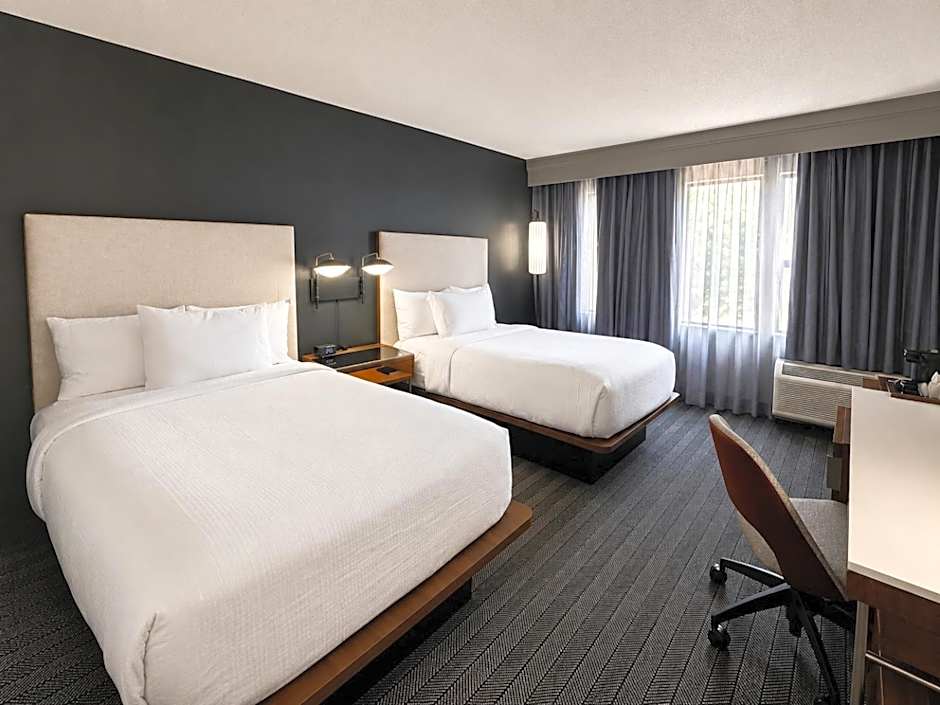 Courtyard by Marriott Houston Hobby Airport