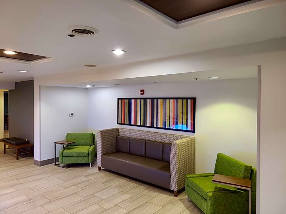 Holiday Inn Express Hotel & Suites Sheldon By IHG