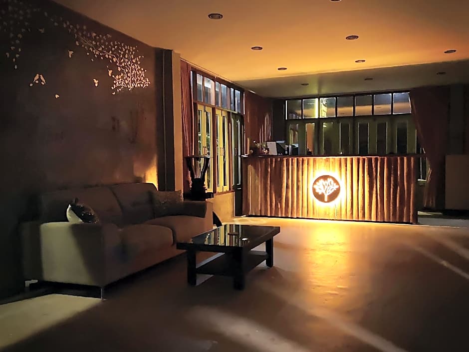 Tonmai Suites