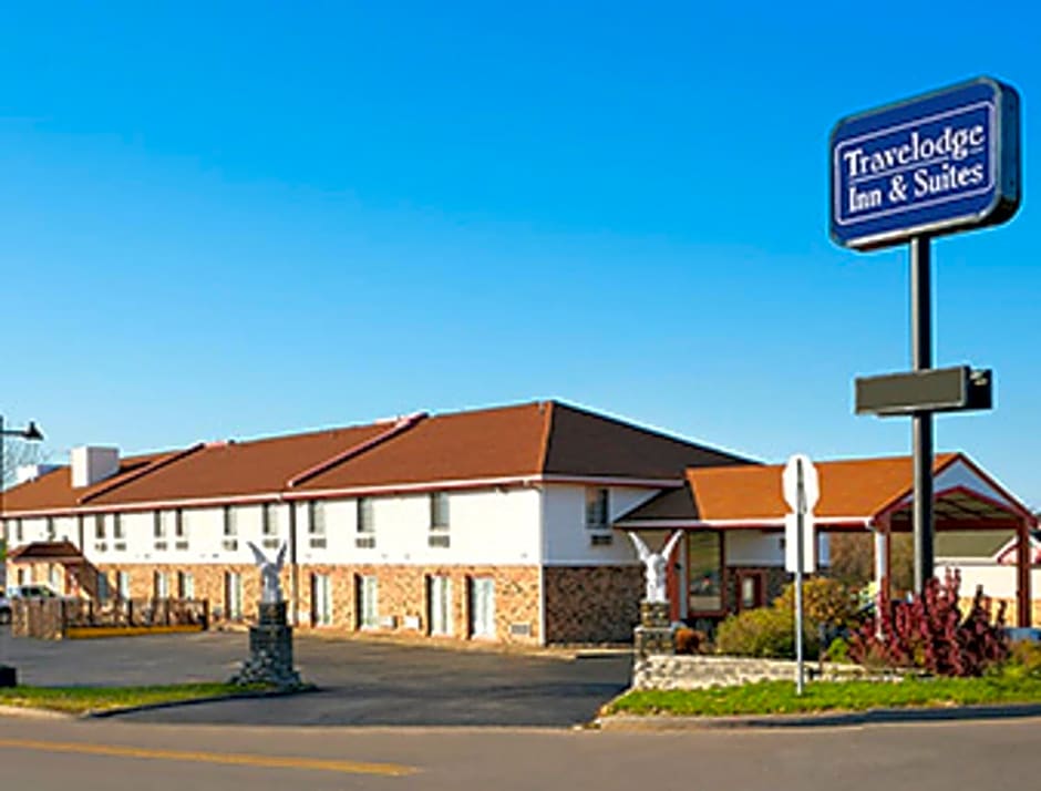 Travelodge Inn & Suites by Wyndham Muscatine