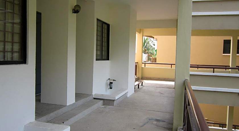 Paradise Lagoon Apartment