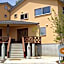 Share Style Lodge Orange Cab