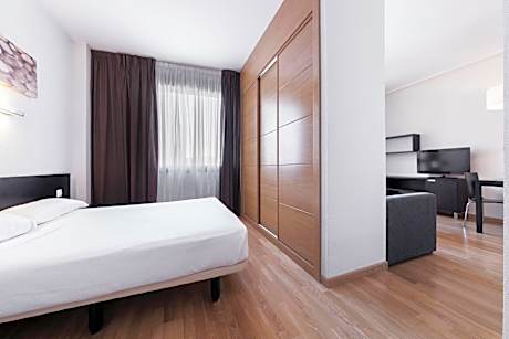 One-Bedroom Apartment (2 Adults)