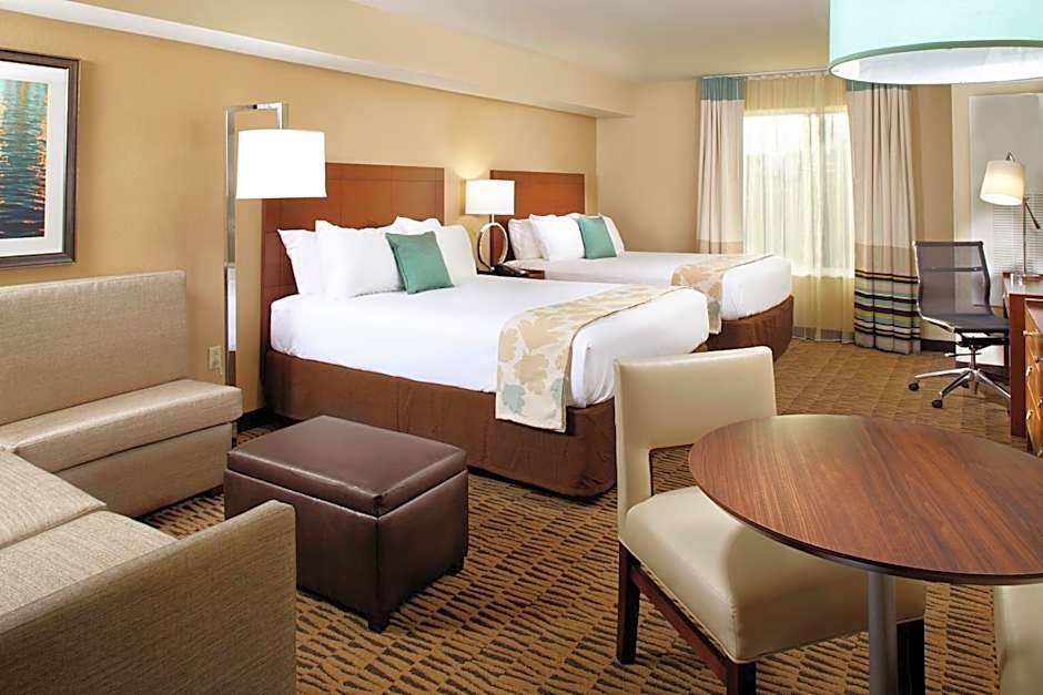 Hawthorn Suites by Wyndham Wheeling Triadelphia at Highlands