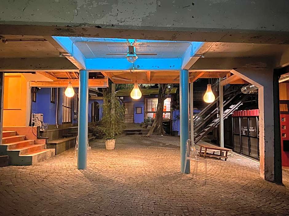 泊まれる廃墟 ぐんじょう