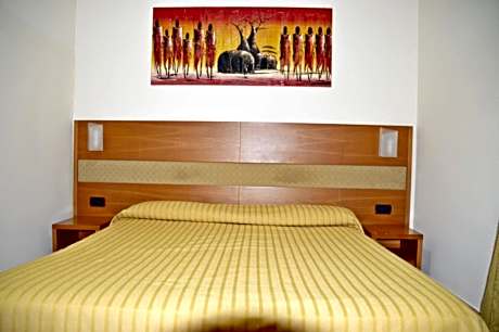 Double Room (1 Adult)