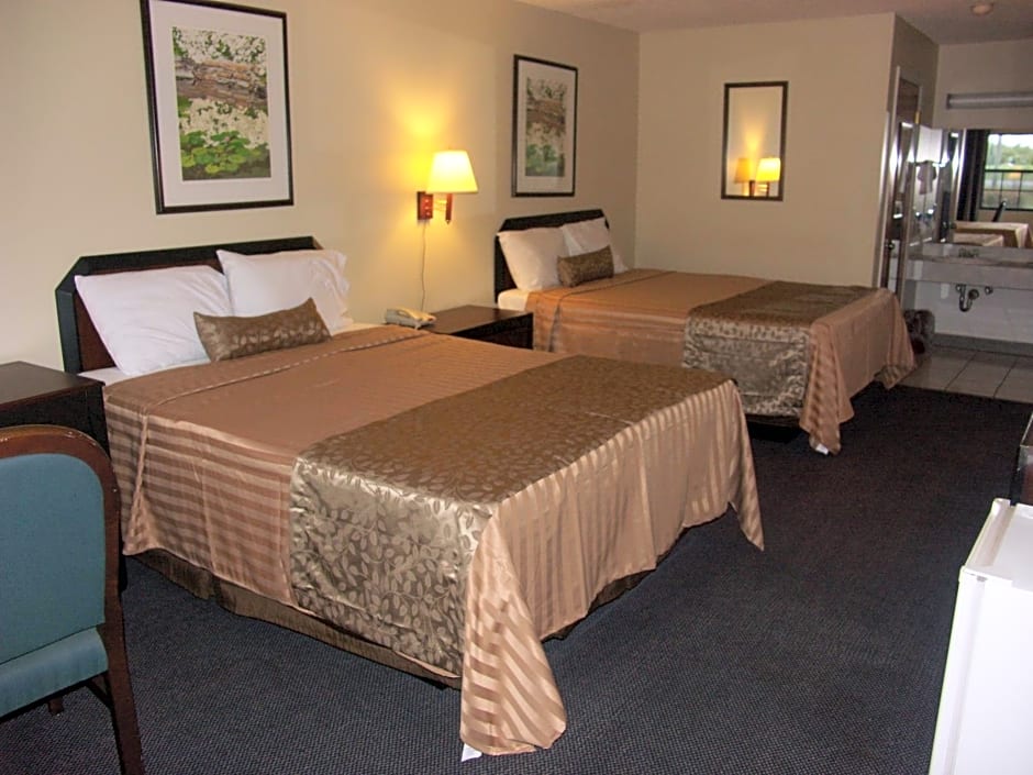Deerwood Inn & Madison Campground