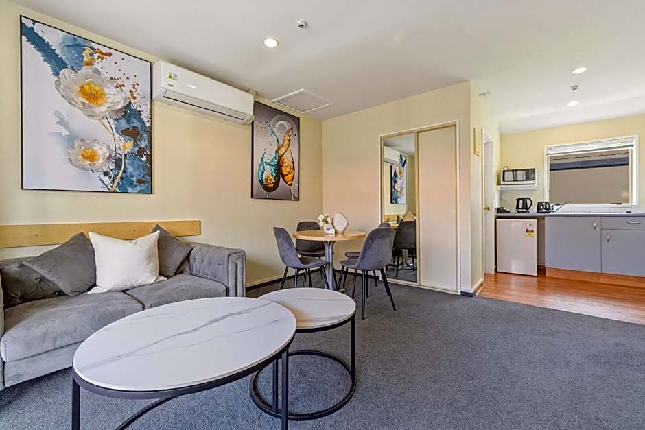 Daffodil Apartments