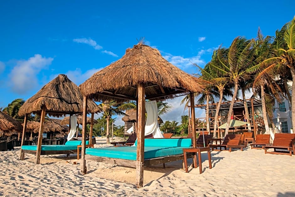 HOTEL & BEACH CLUB OJO DE AGUA