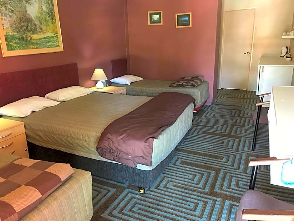 Cottonwood Lodge