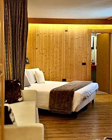 Junior Suite with Balcony