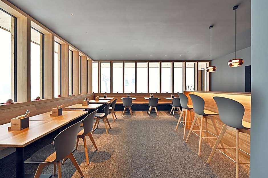 Warth52-W52 Apartments