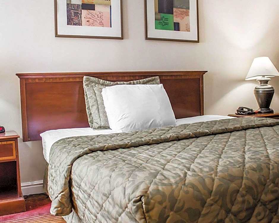 Rodeway Inn Huntington Station