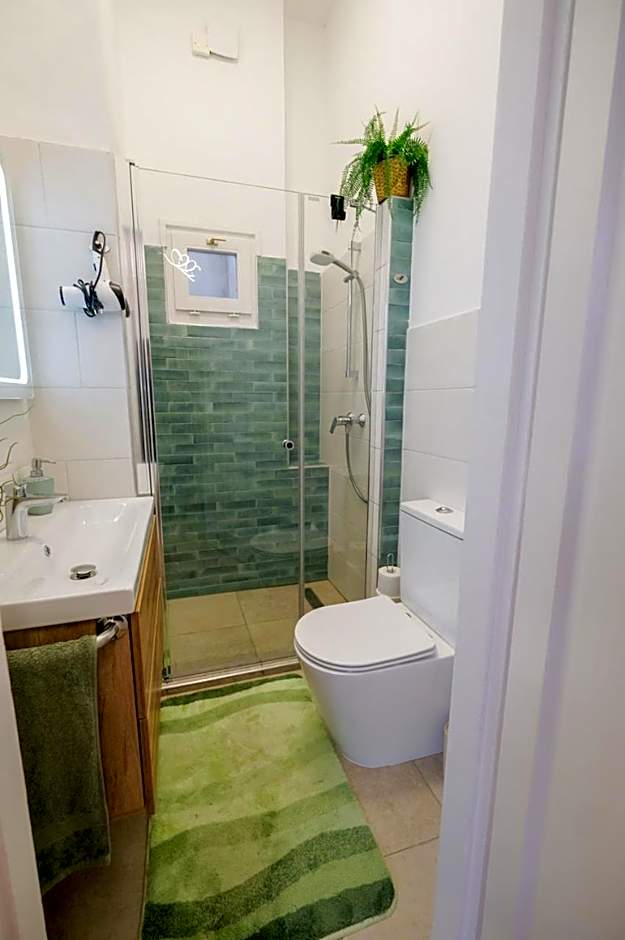 Acacia Private Rooms & Studios