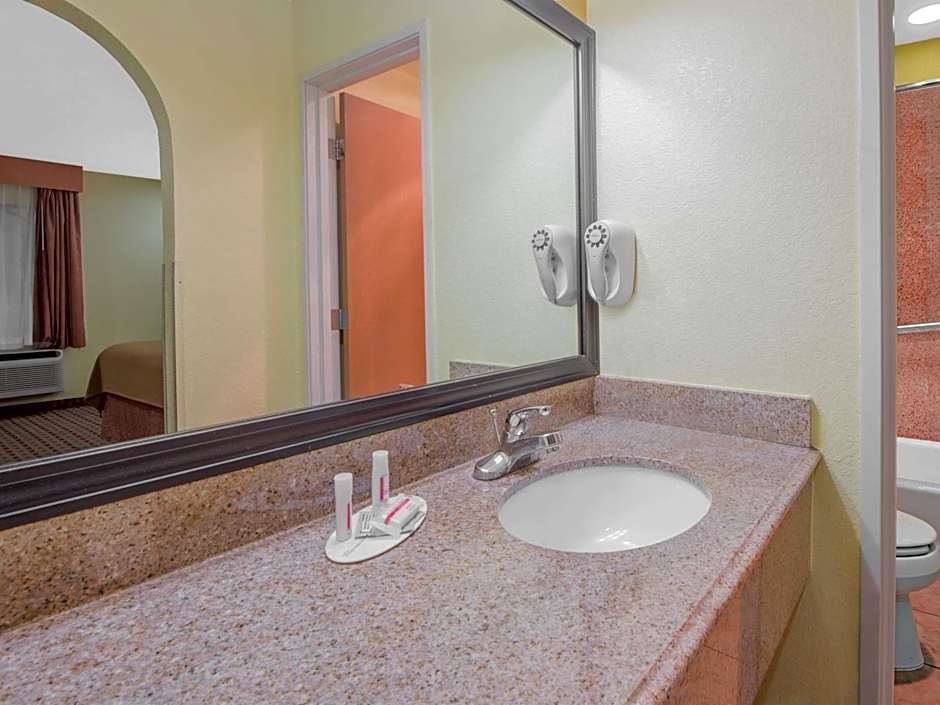 Days Inn by Wyndham Lubbock South