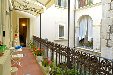 Luxury Quadruple Room