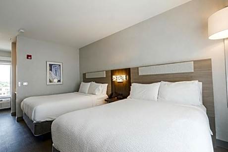 Standard Room with Two Queen Beds