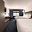 Holiday Inn Express & Suites Niagara Falls By IHG