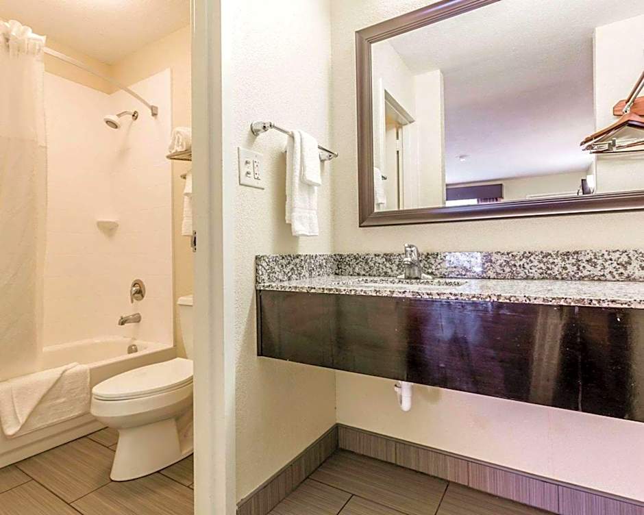 Quality Inn Mt. Pleasant