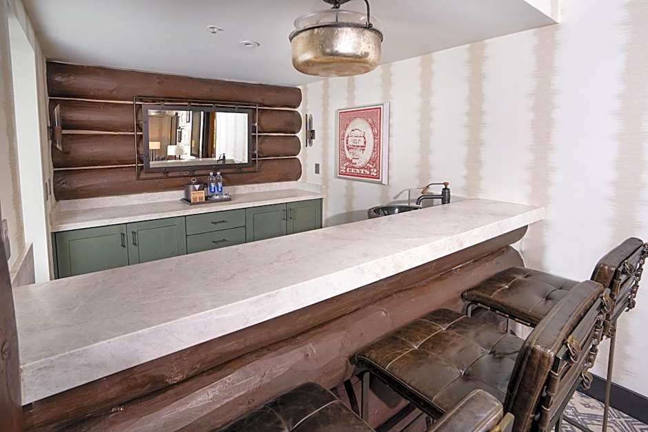 Silverton Casino Lodge - Newly Renovated