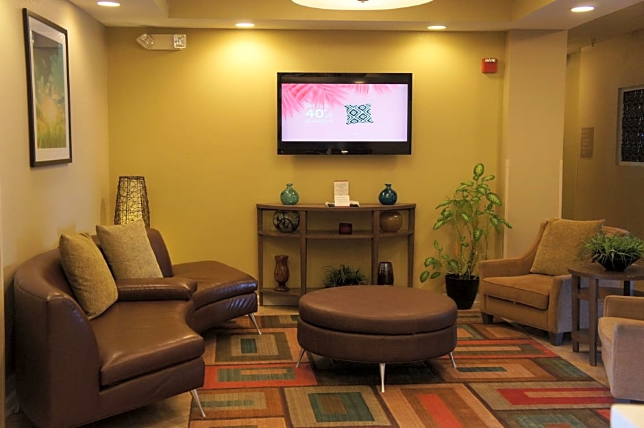 Candlewood Suites Clarksville By IHG