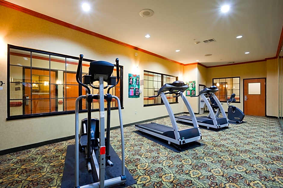 Holiday Inn Express Hotel and Suites Fairfield-North By IHG
