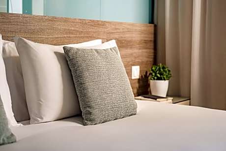 Double or Twin Room with Sea View