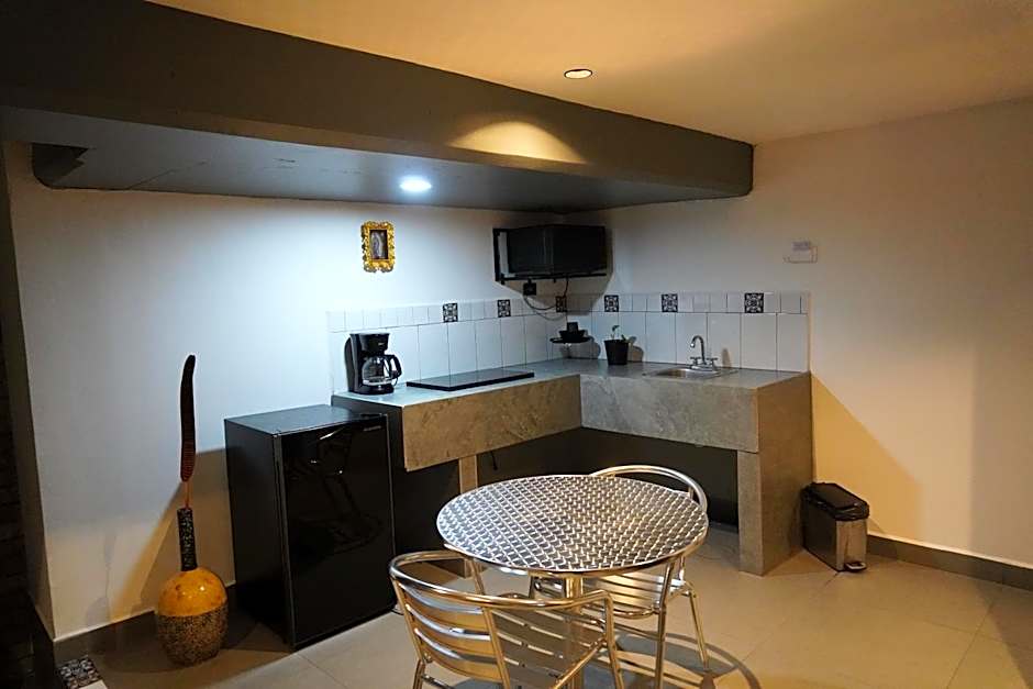 Estudios amueblados y equipados con cocineta en ubicación Céntrica MTY