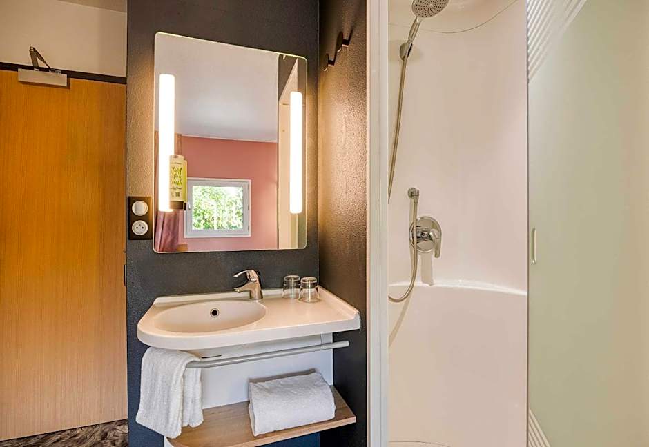 B&B HOTEL Liège Rocourt
