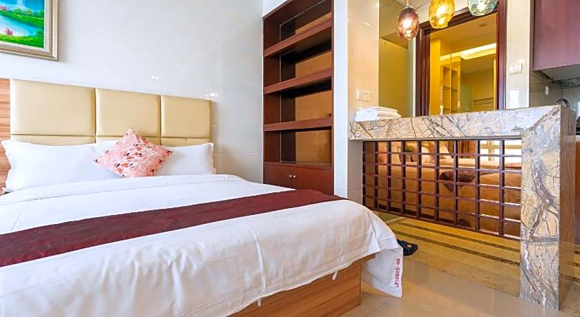 Sunny Apartment Of Grand Continental