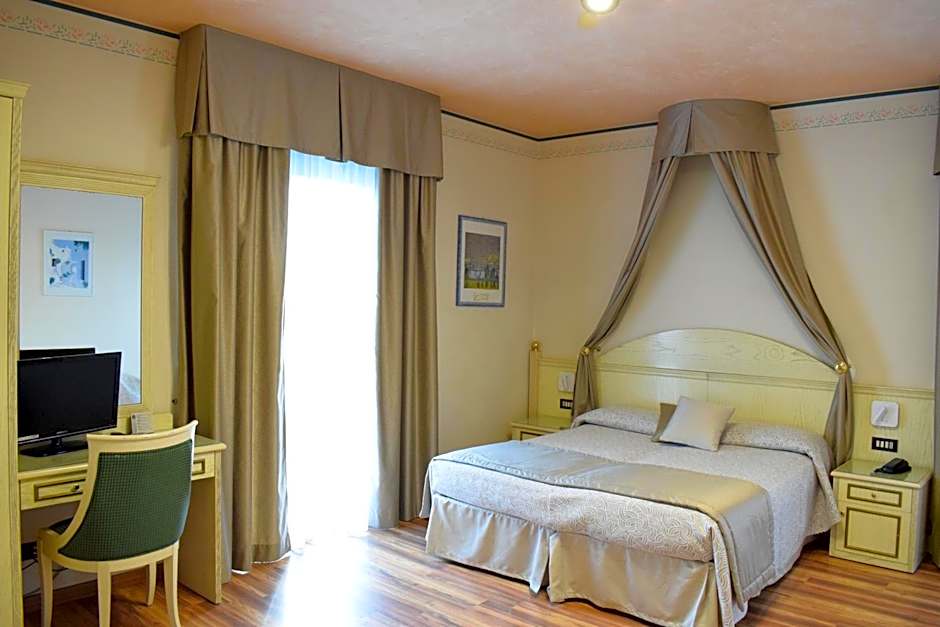 Hotel Carlton