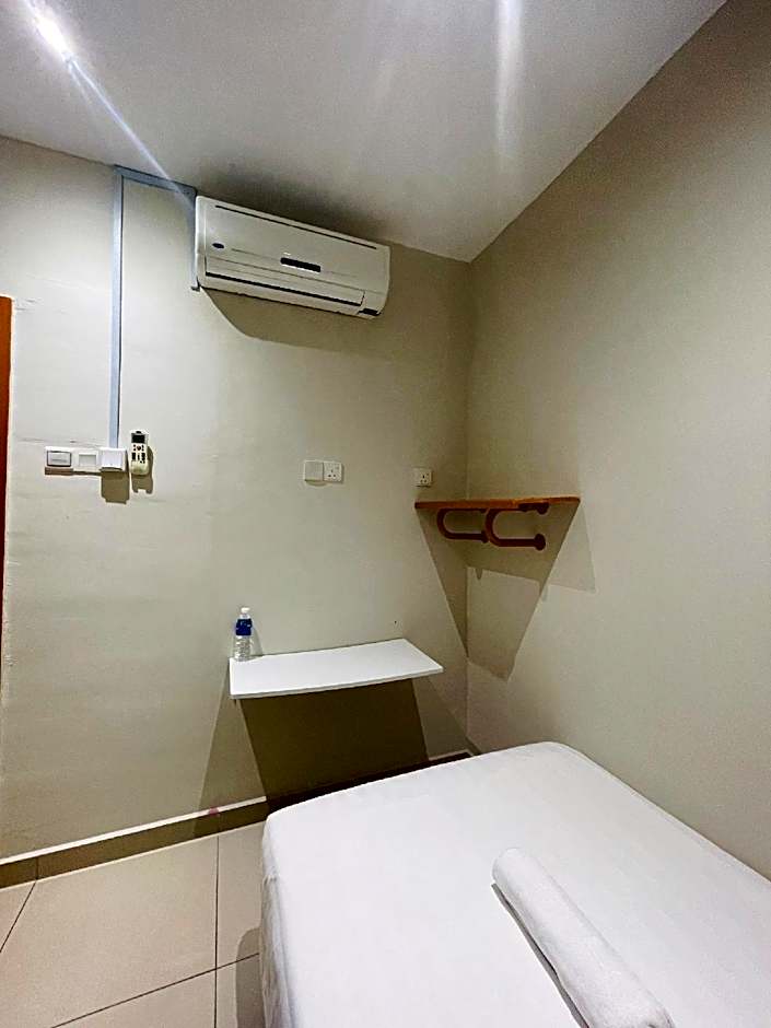 Pillows Plus Dream Inn