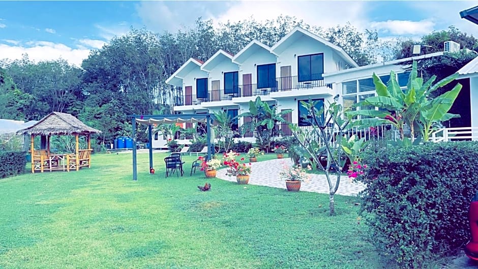 White Seaview Residence