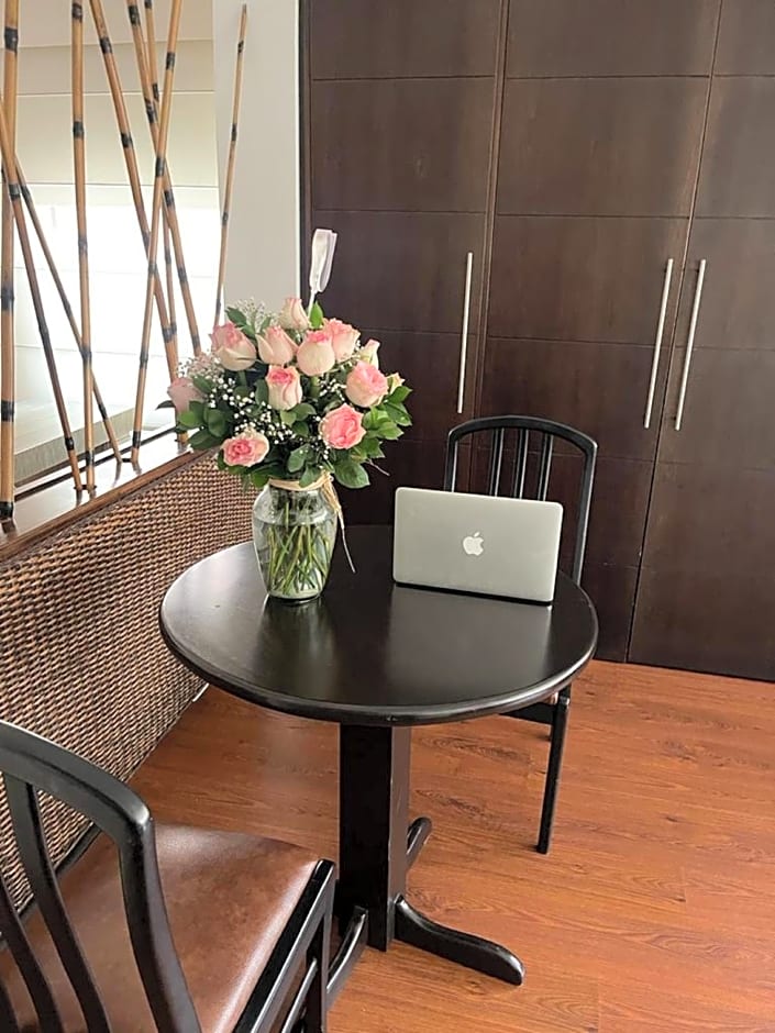 Hotel Retiro 84 by MIJ