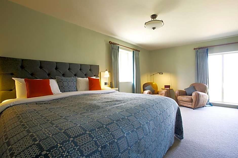 The Plume of Feathers