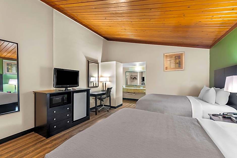 Quality Inn Tullahoma
