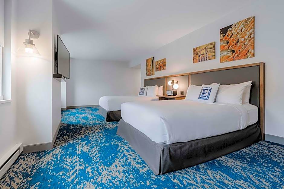Hotel Elkhart, Tapestry Collection By Hilton