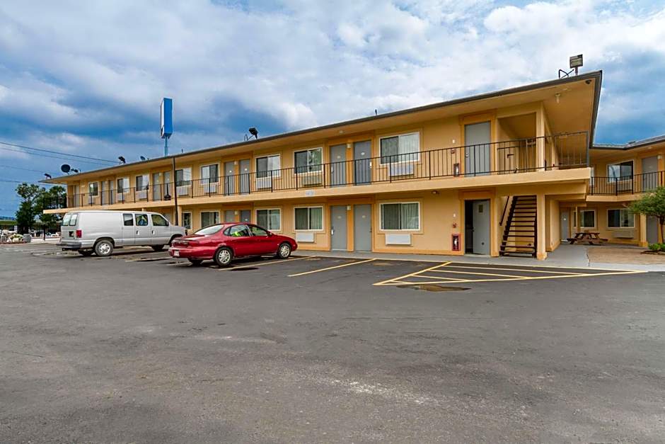 Motel 6-Oshkosh, WI